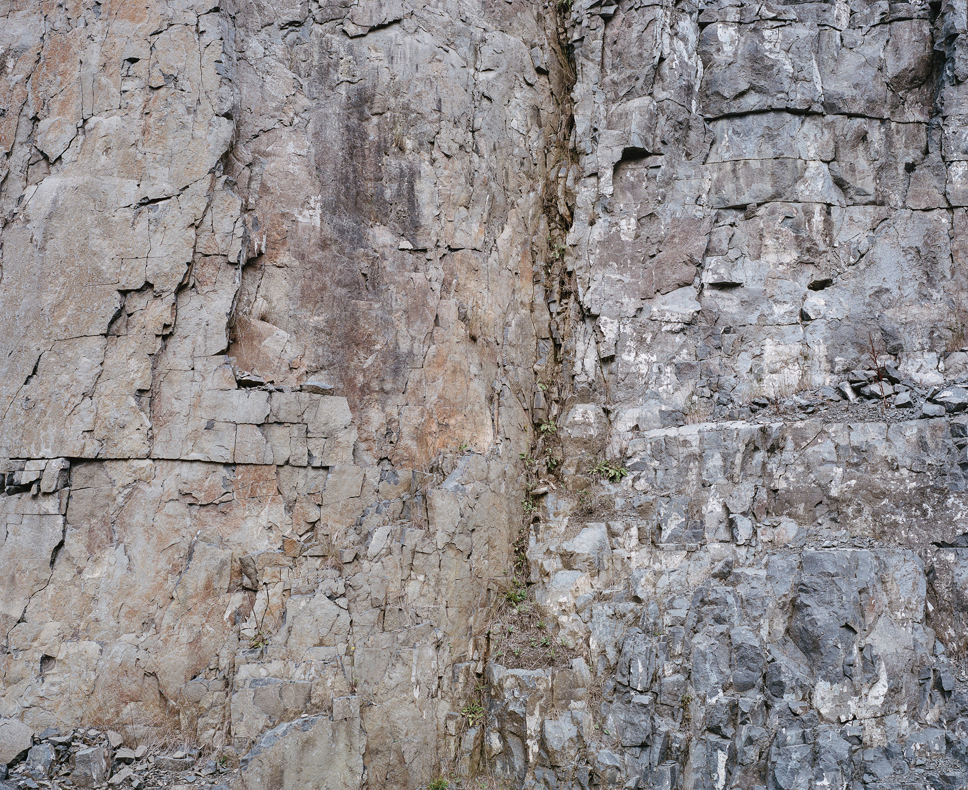 Steinbruch Felswand von Anna Bergold