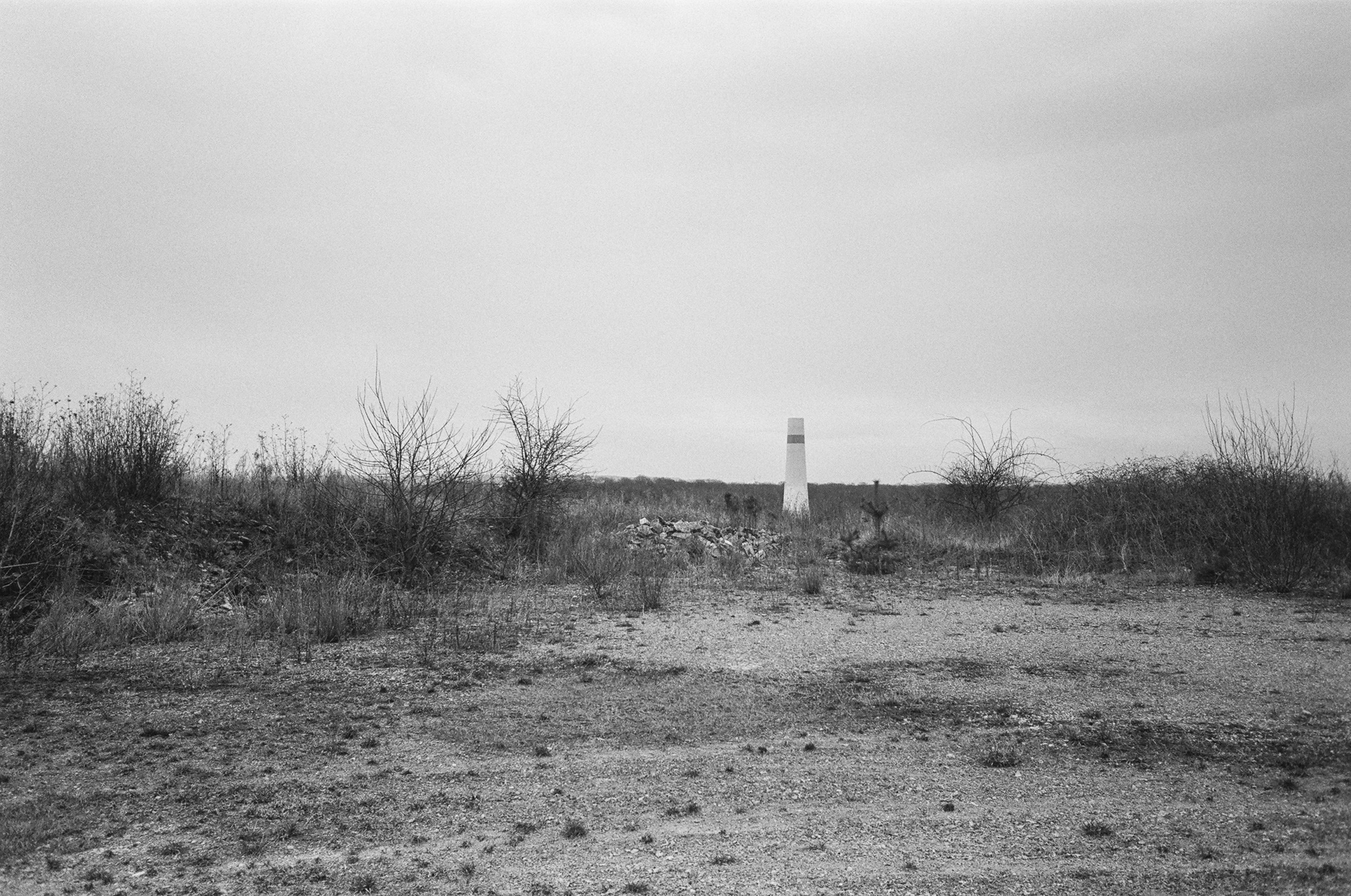 Fotografie eines Windparks im Bau, Teil der Serie Fragmente