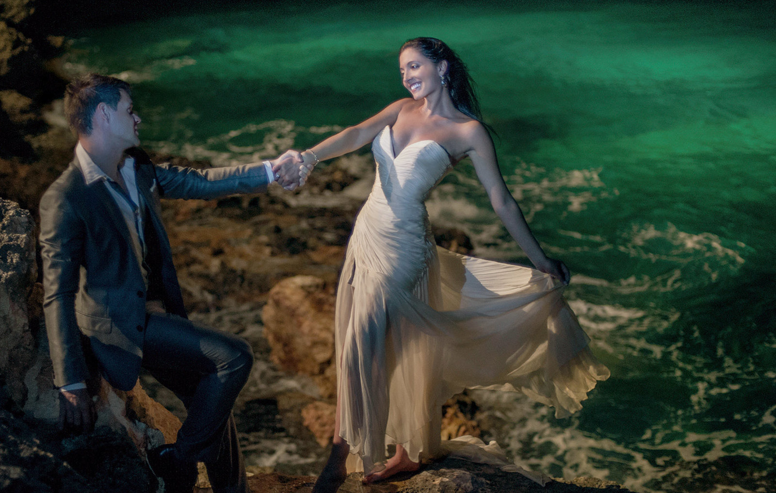 OAHU WEDDING PHOTOGRAPHERS FOR AUTHENTIC WEDDING STORIES