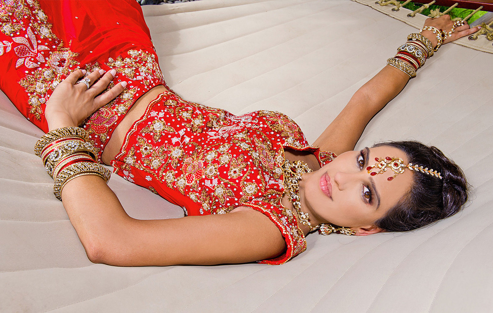 	OAHU WEDDING PHOTOGRAPHERS WITH A RELIABLE WORKFLOW