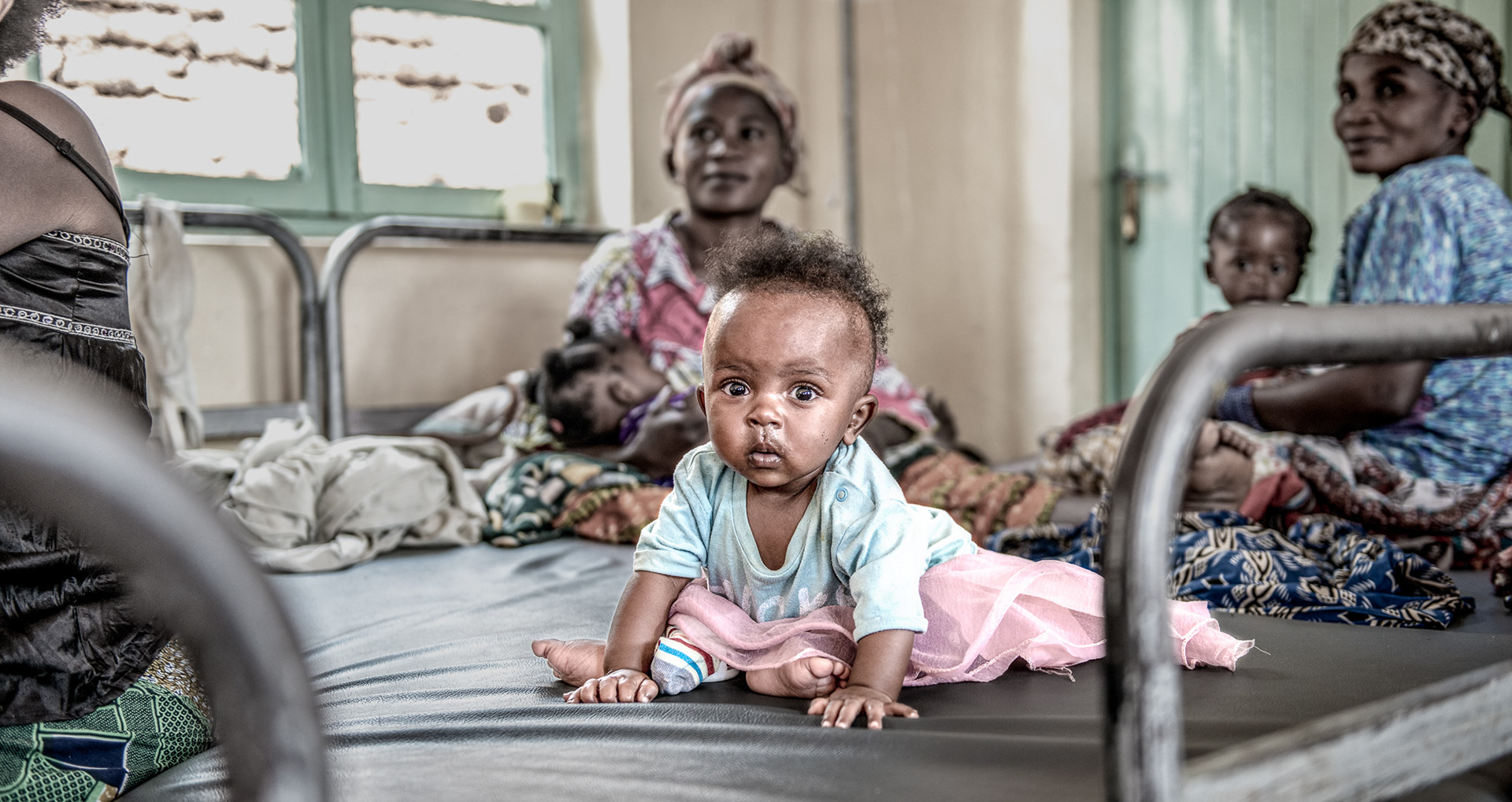 Children and mums at Chahi Hospital, DRC