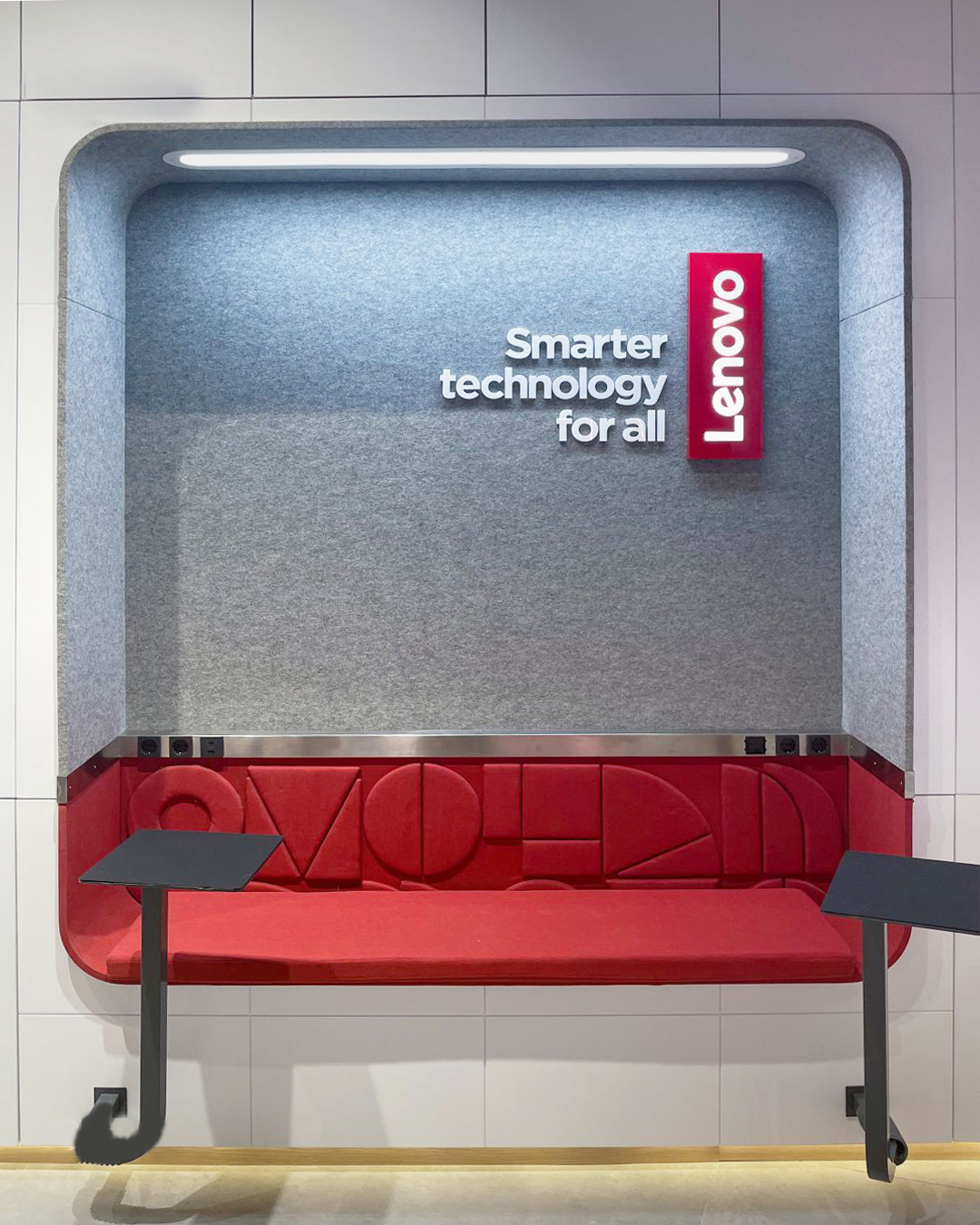 Branding, Retail Design, Interior Design, Sustainable Design, Tech Industry, Lenovo, Legion, Motorola, UOOU Studio, Gianluca Santosuosso, Wood, Interactive Space, Consultation Pod, Mediamarkt, Madrid, Spain