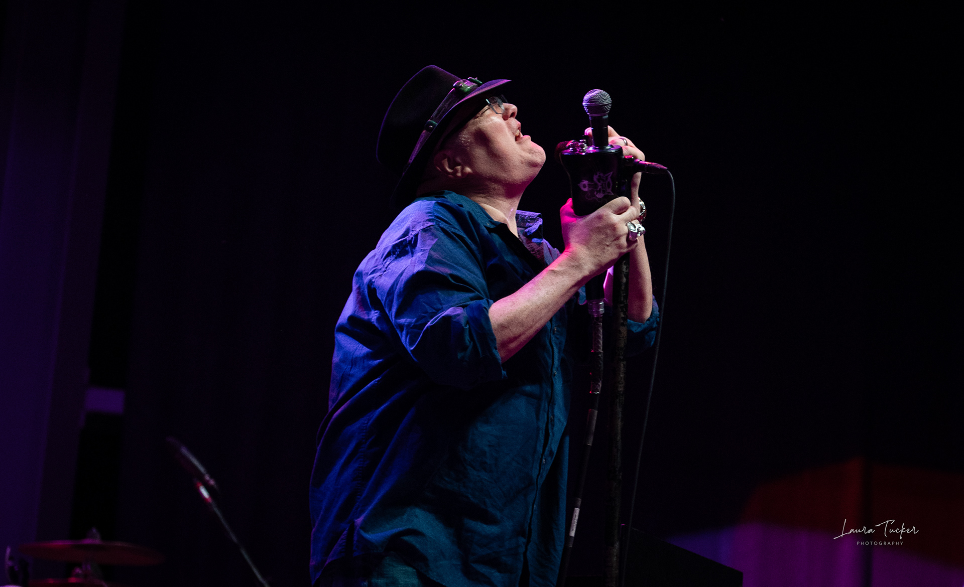 BLUES TRAVELER