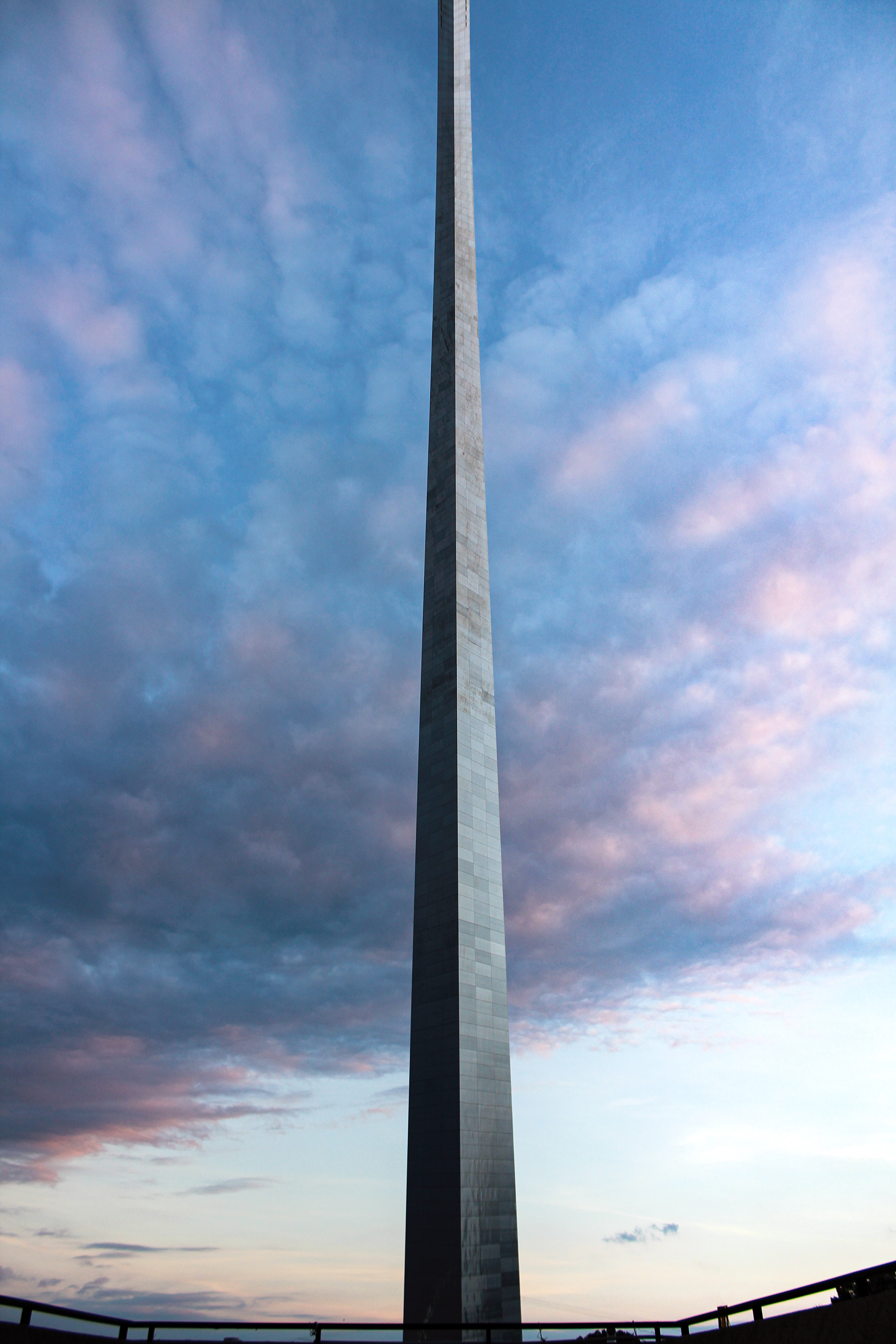 GATEWAY ARCH, ST. LOUIS