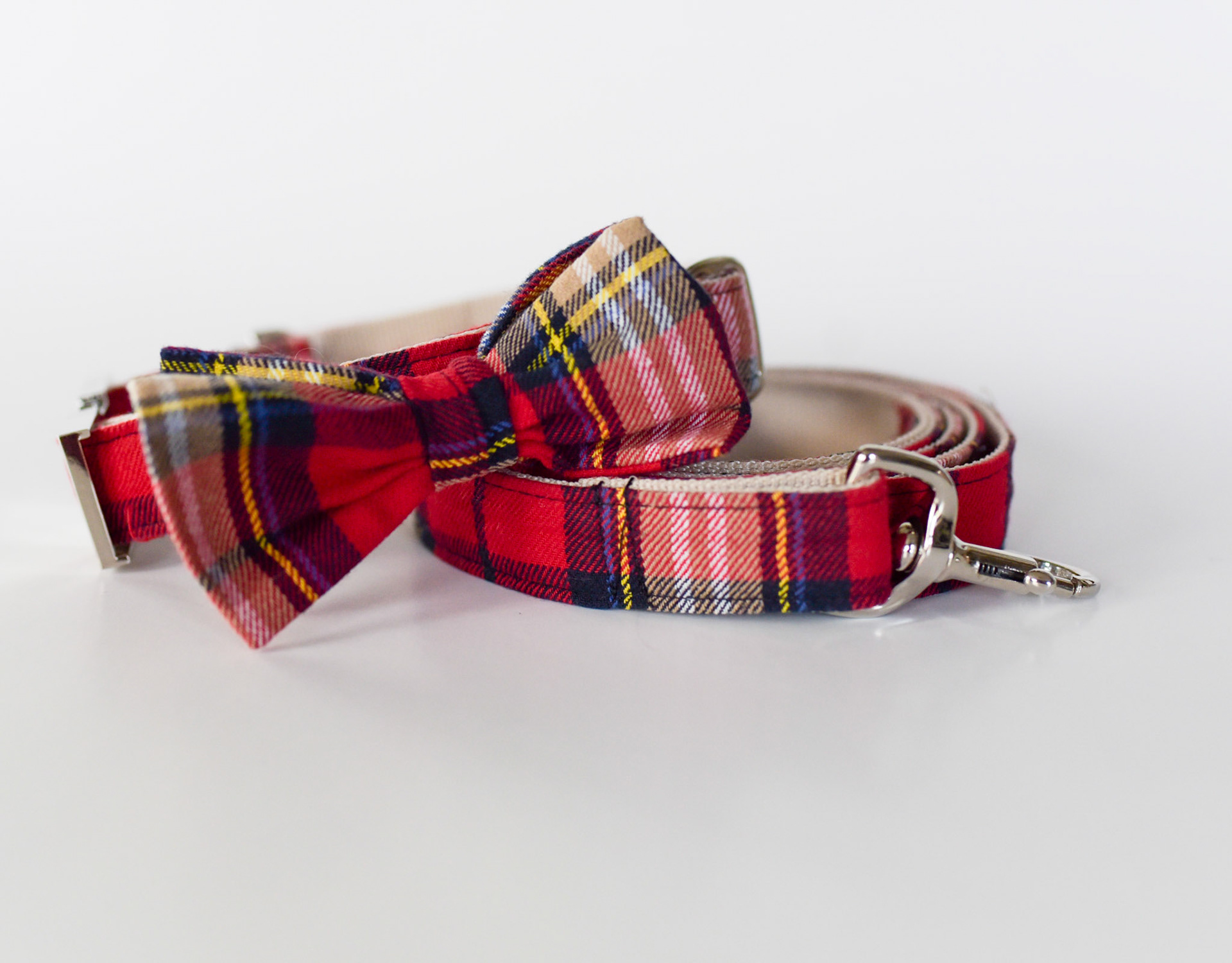 Tartan plaid dog collar with bow-tie and leash