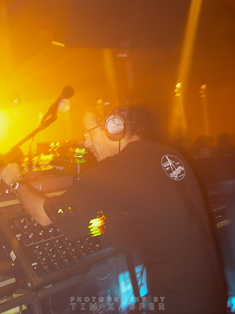 MARK FARINA