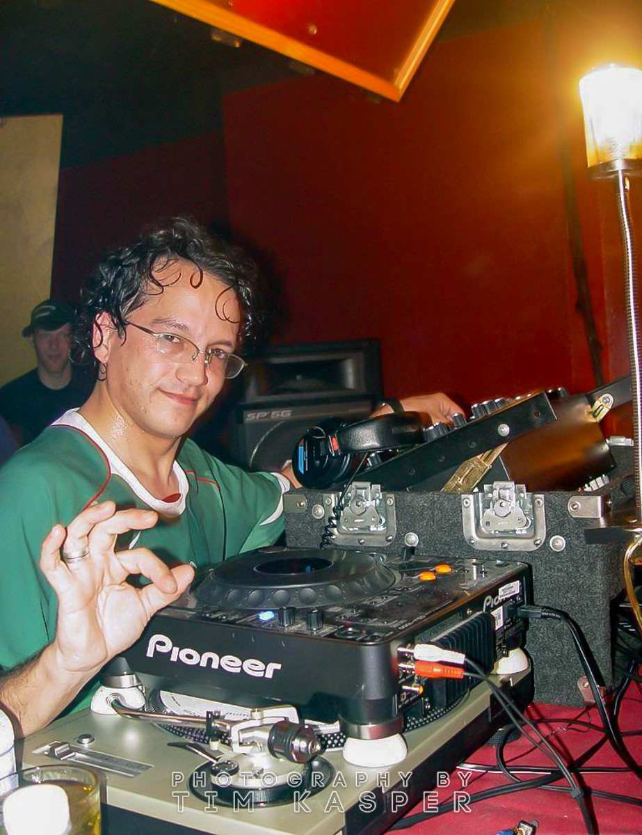 MARK FARINA