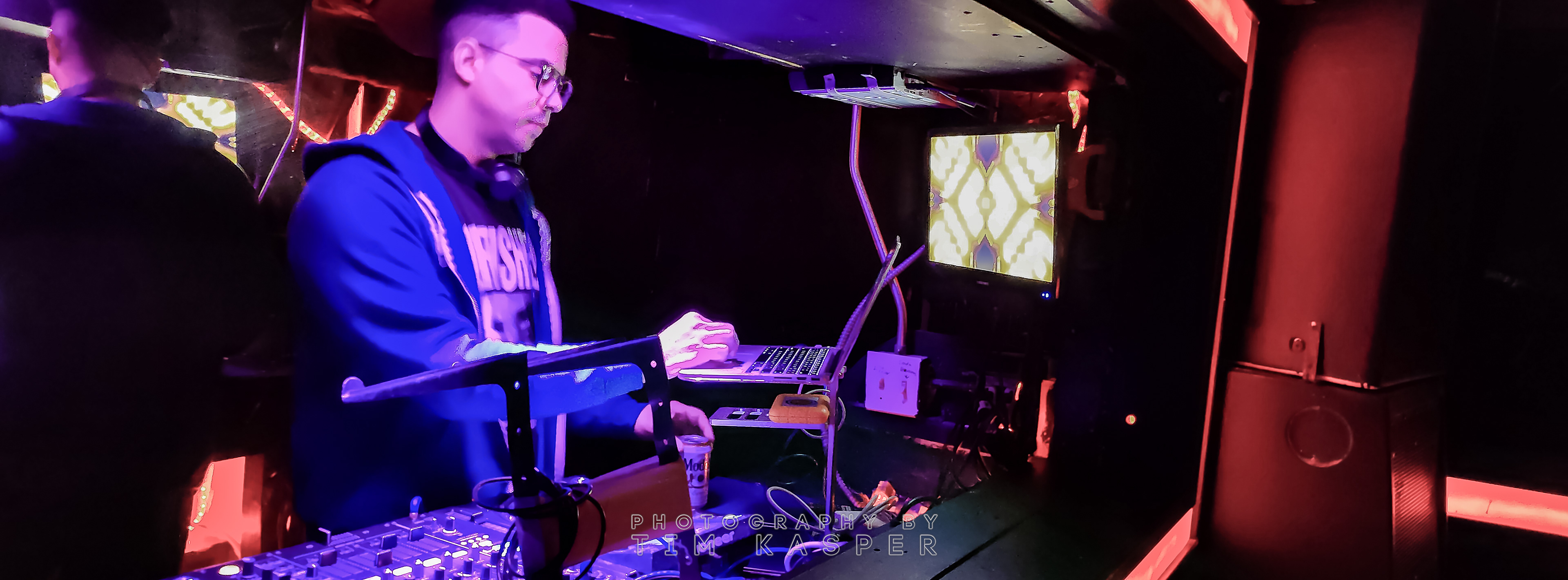 DJ INTEL