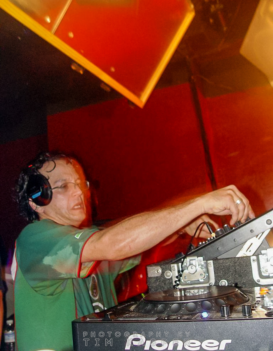 MARK FARINA