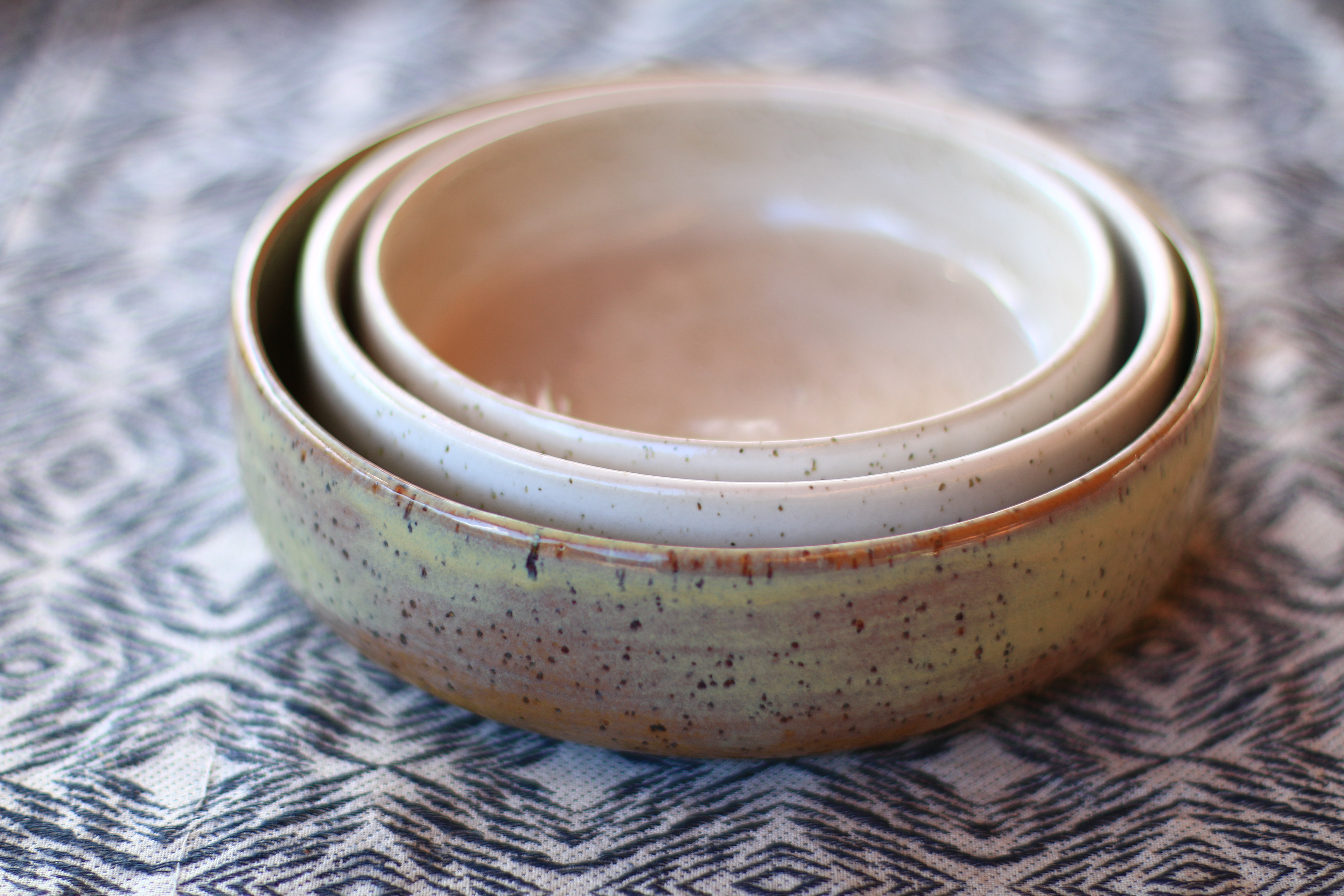 Poke Bowls aus Speckled Ton (Steinzeug)