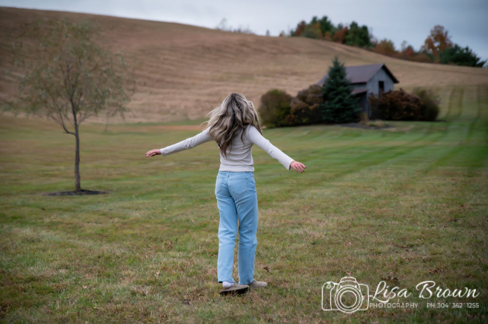 SENIOR PORTRAIT SESSION PHOTOGRAPHED BY LISA BROWN