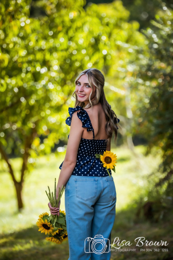 SENIOR PORTRAIT SESSION PHOTOGRAPHED BY LISA BROWN