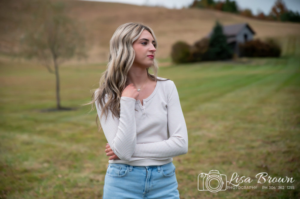 SENIOR PORTRAIT SESSION PHOTOGRAPHED BY LISA BROWN