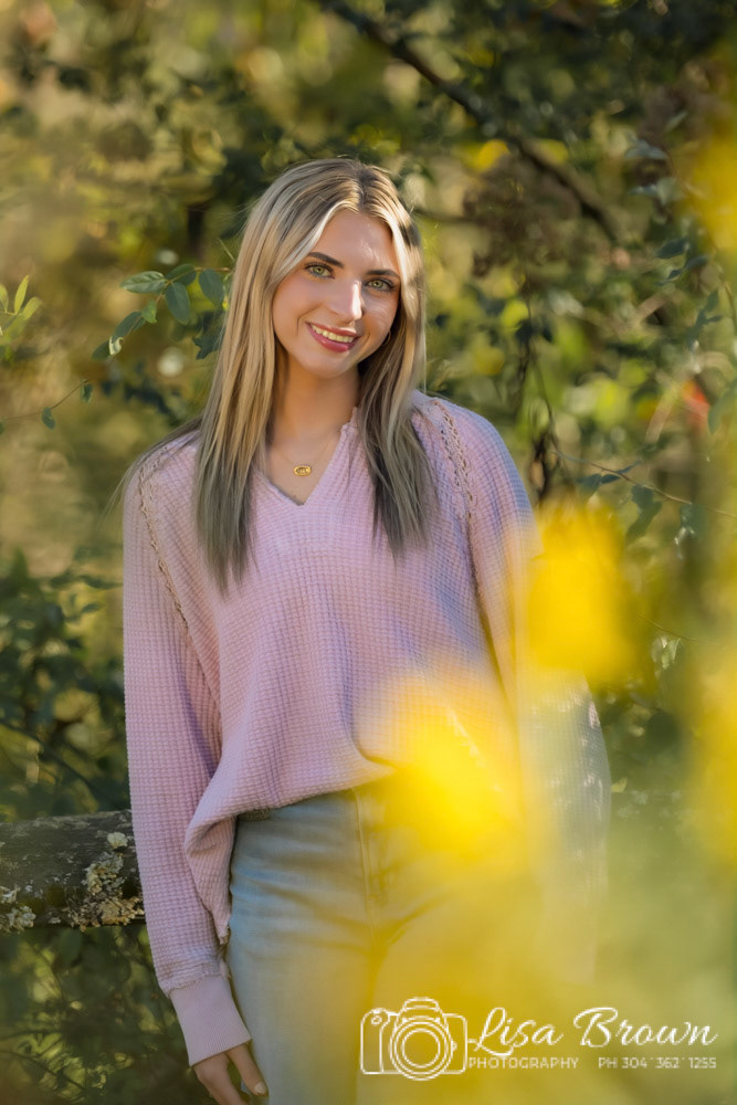 SENIOR PORTRAIT SESSION PHOTOGRAPHED BY LISA BROWN