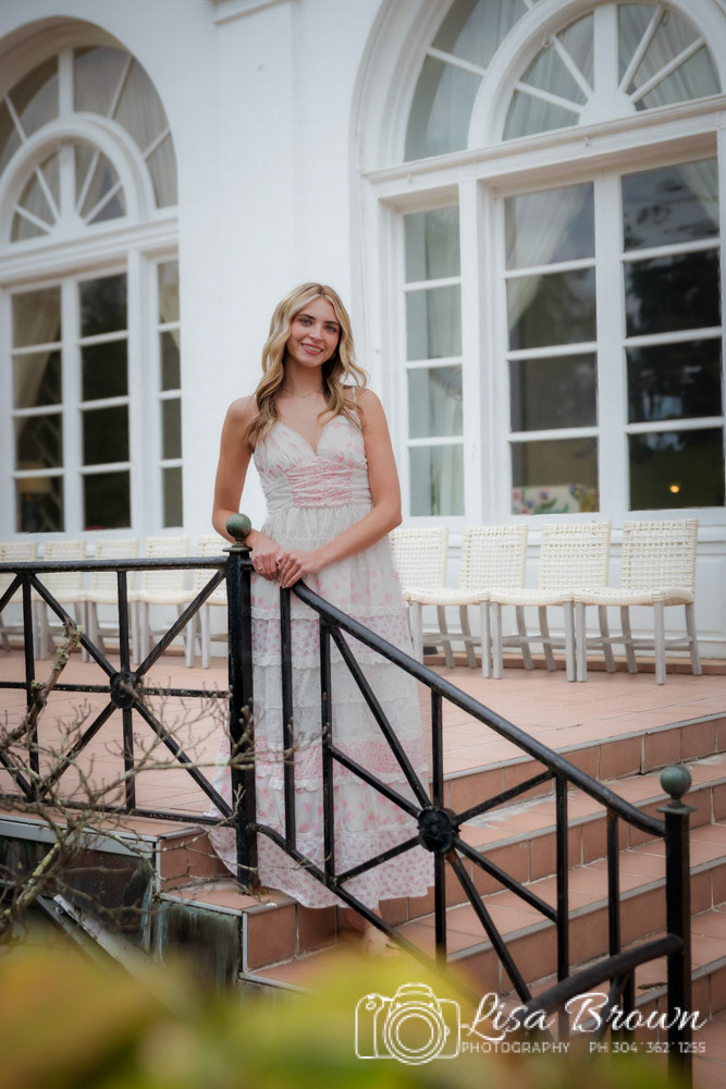 SENIOR PORTRAIT SESSION PHOTOGRAPHED BY LISA BROWN