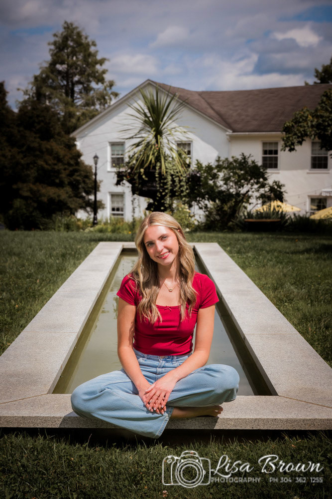 SENIOR PORTRAIT SESSION PHOTOGRAPHED BY LISA BROWN