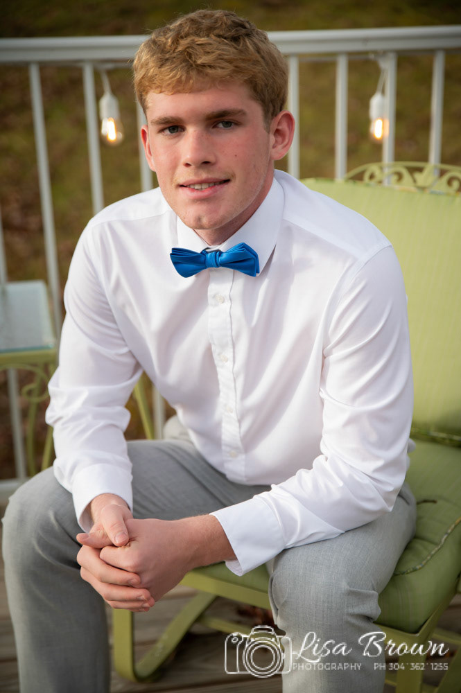 SENIOR PORTRAIT SESSION PHOTOGRAPHED BY LISA BROWN