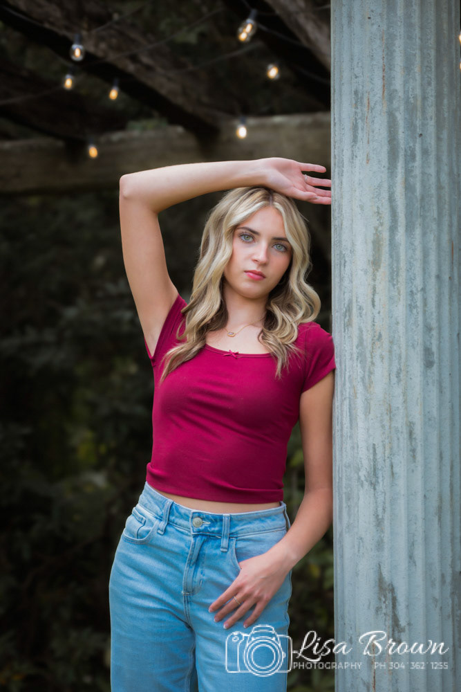 SENIOR PORTRAIT SESSION PHOTOGRAPHED BY LISA BROWN