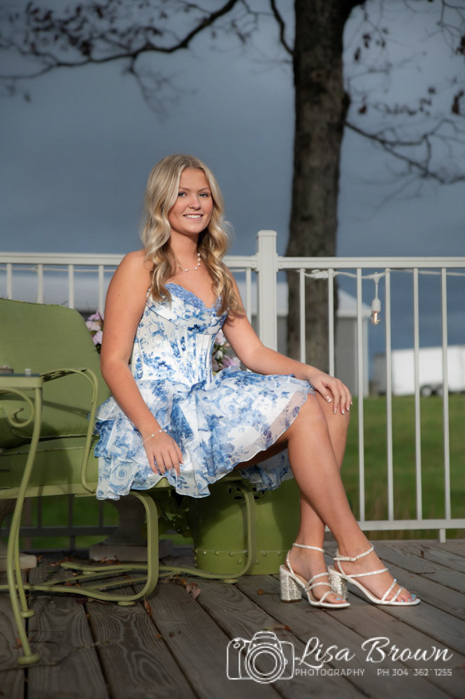 SENIOR PORTRAIT SESSION PHOTOGRAPHED BY LISA BROWN