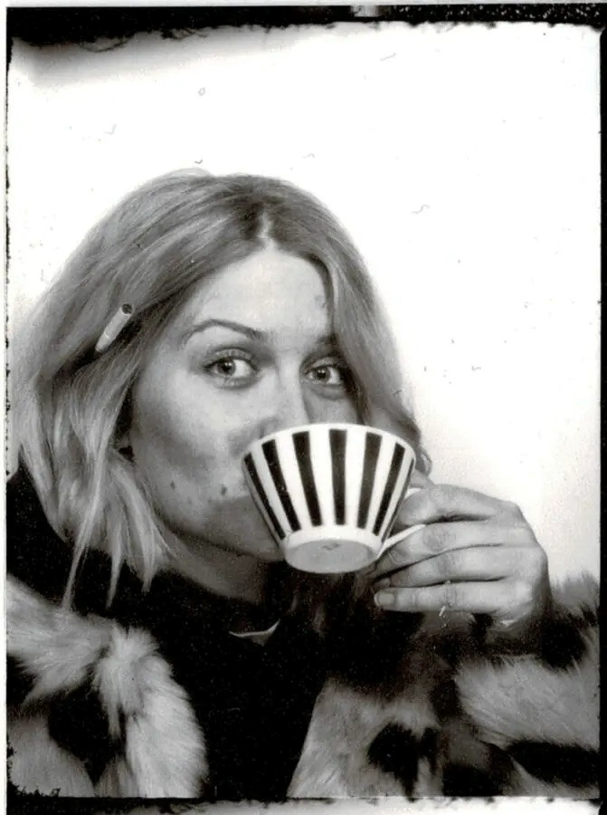 Fabienne Schackert, Fotografin und Creative mit Background in PR and Content Creation/ Content Management living and working somewhere between Basel and Lisbon,