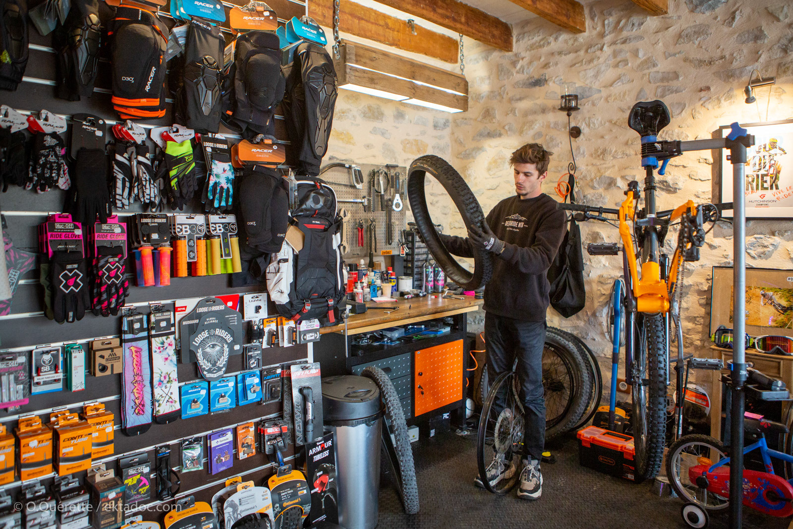 Delta Ride, atelier magasin de vente et location de VTT à Pont-de-Crau., commune d'Arles