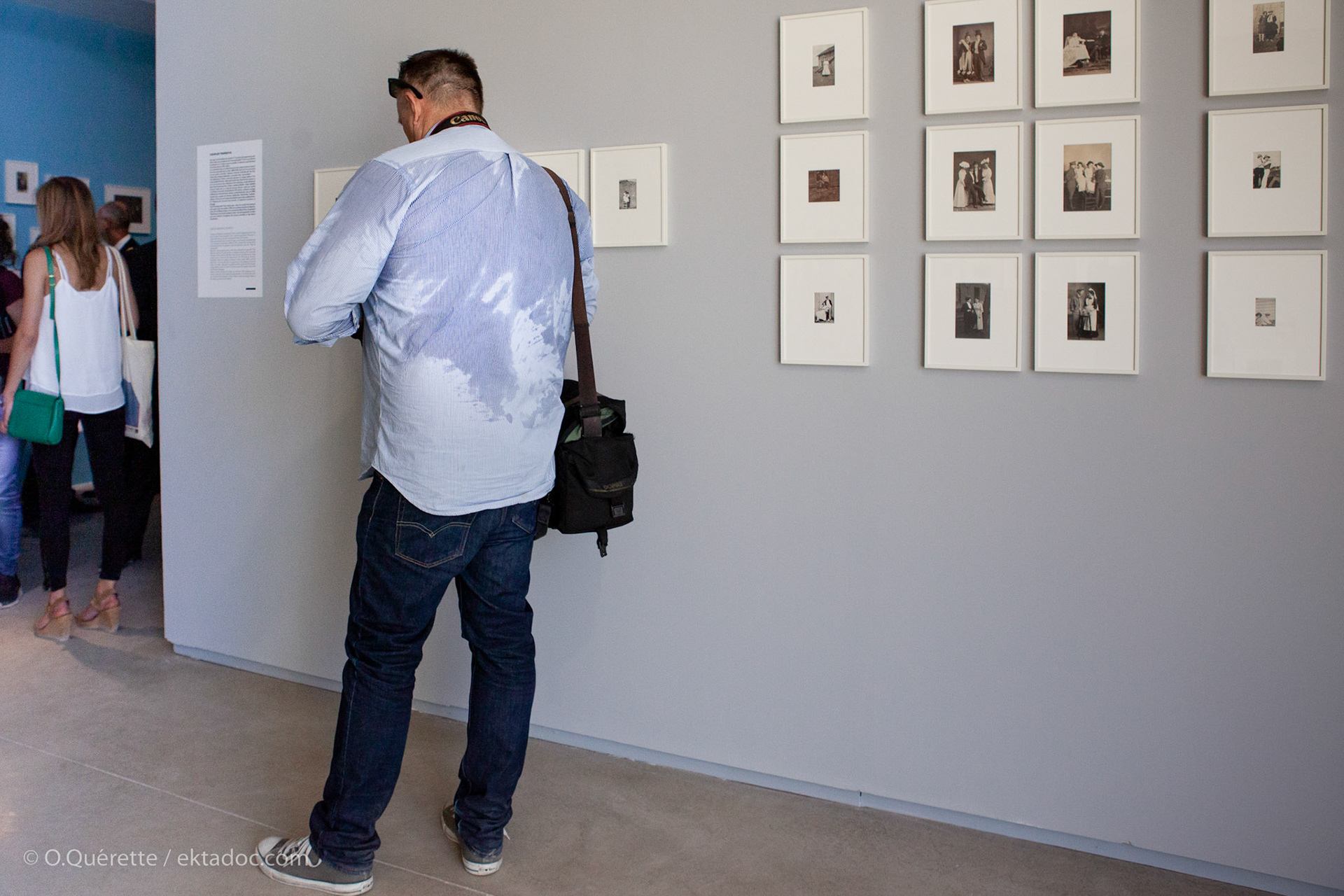 Photographe lors des Rencontres de la Photographie d'Arles