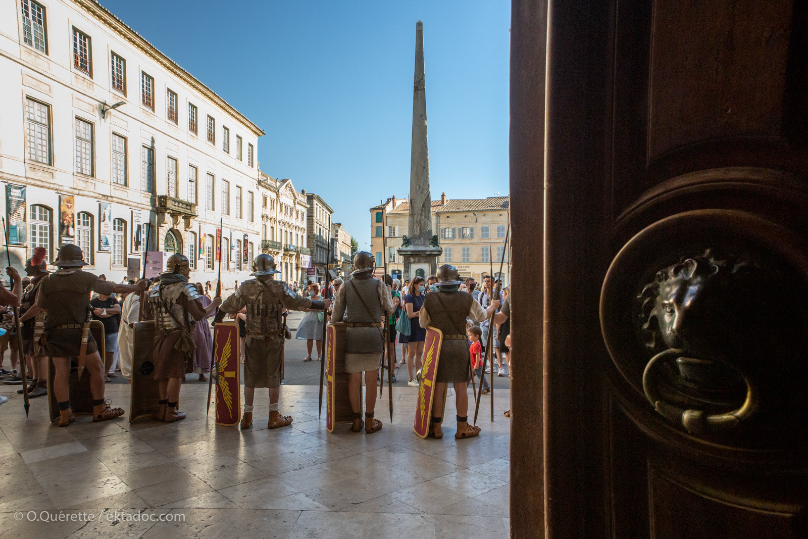 Ouverture du festival Arelate. Grand défilé romain dans les rues d'Arles