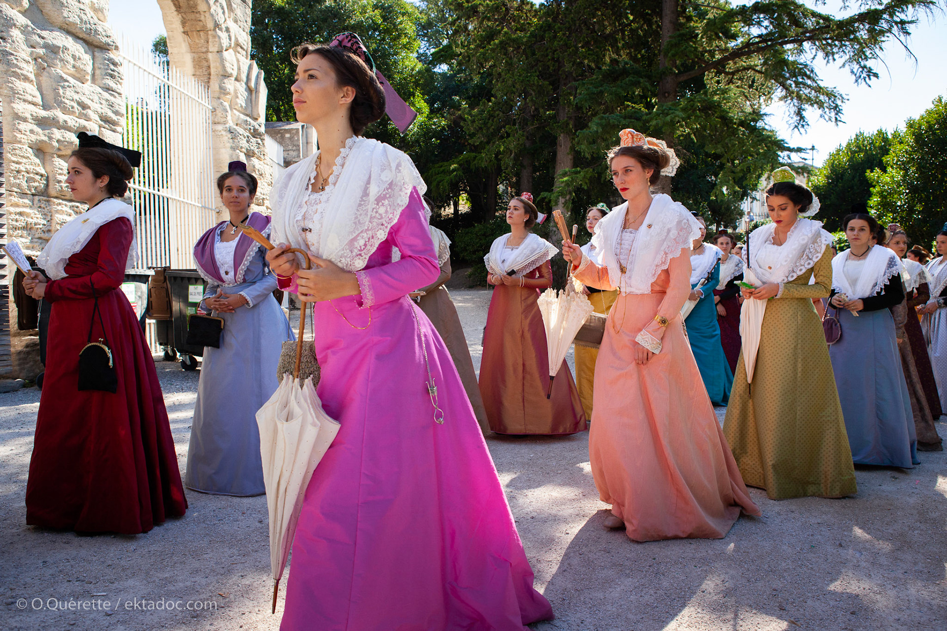 Fête du Costume à Arles et intronisation de la Reine d'Arles et ses demoiselles d'honneur