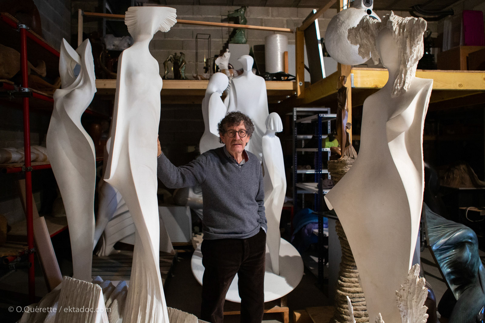 L'artiste sculpteur arlésien Jean Pierre Baldini dans son atelier