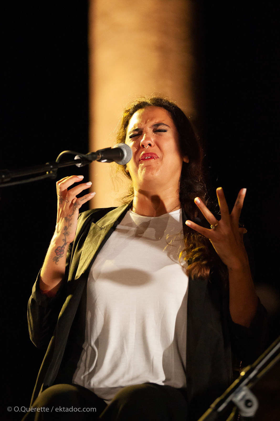 Concert Alba Molina au théâtre antique d'Arles lors du festival Les Suds