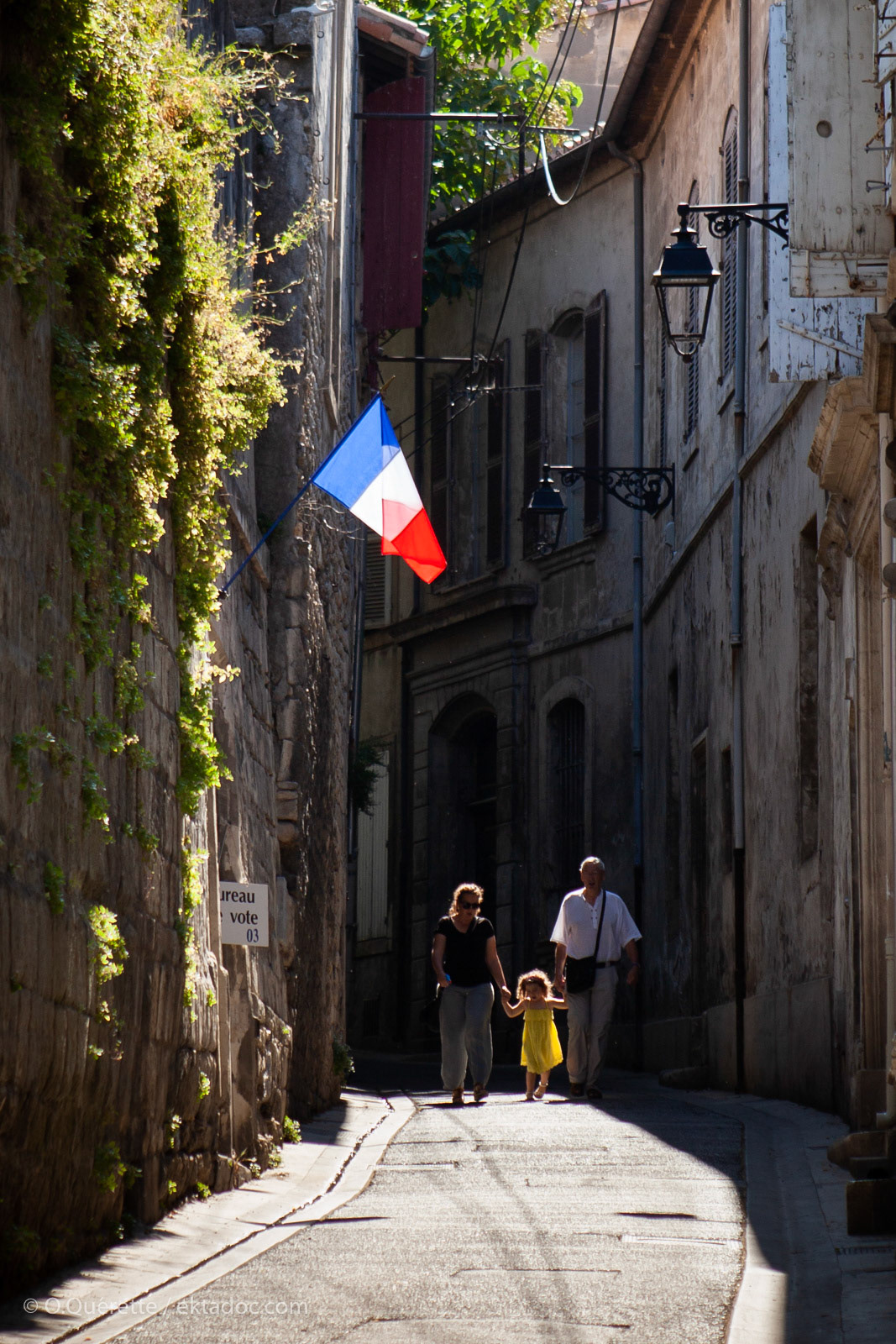 Journée électorale à Arles