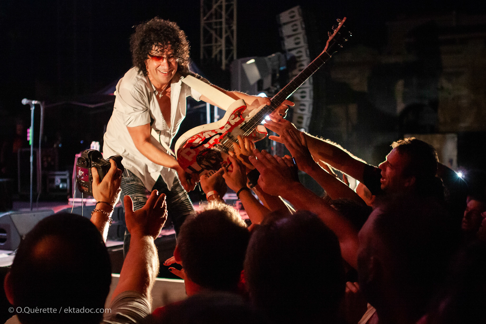 Concert de Trust lors du festival Les Escales du Cargo au théâtre antique d'Arles