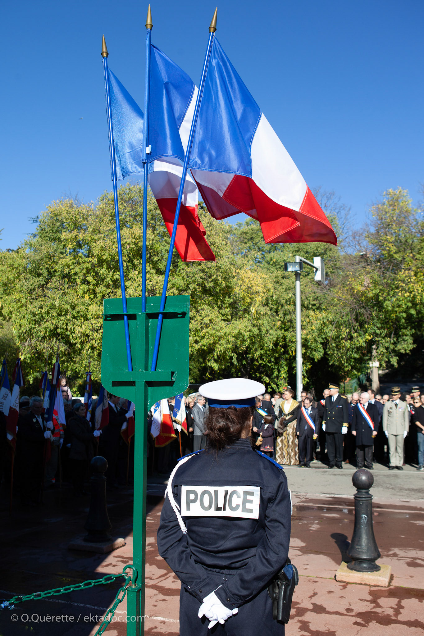 Cérémonie célébrant l'Armistice de 1918 au monument aux morts à Arles