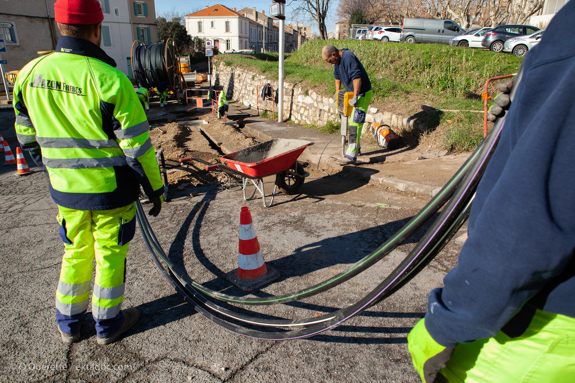 Travaux d'aménagement pour le passage de la fibre optique à Arles