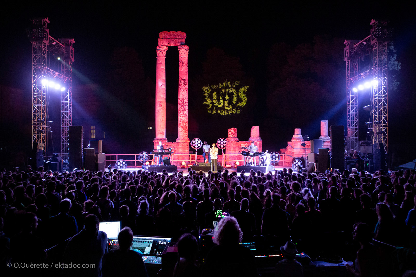 Concert de Gaël Faye, dans le cadre du festival Les Suds, à Arles au théâtre antique