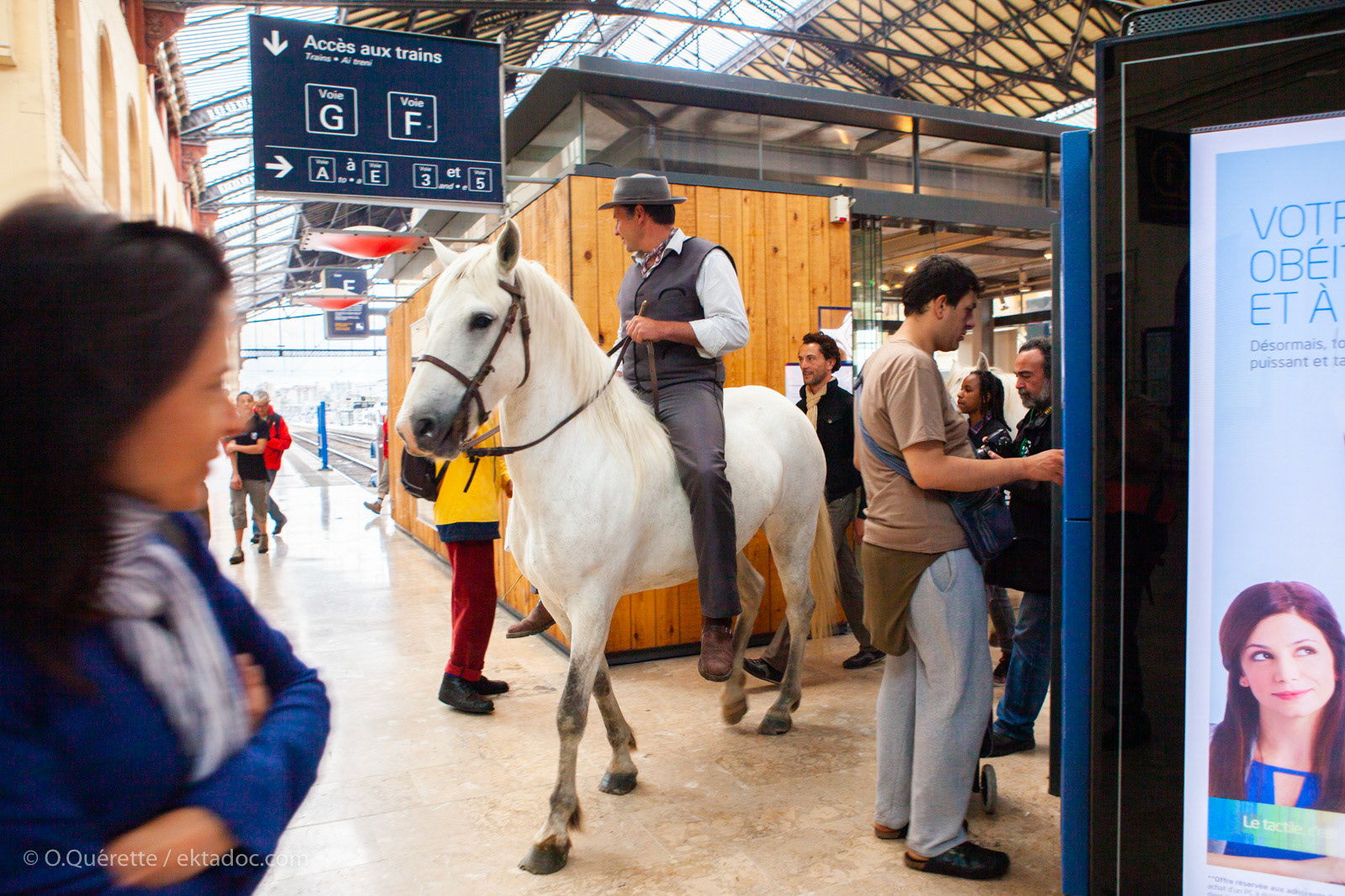 Un gardian en gare de Saint-Charles à Marseille