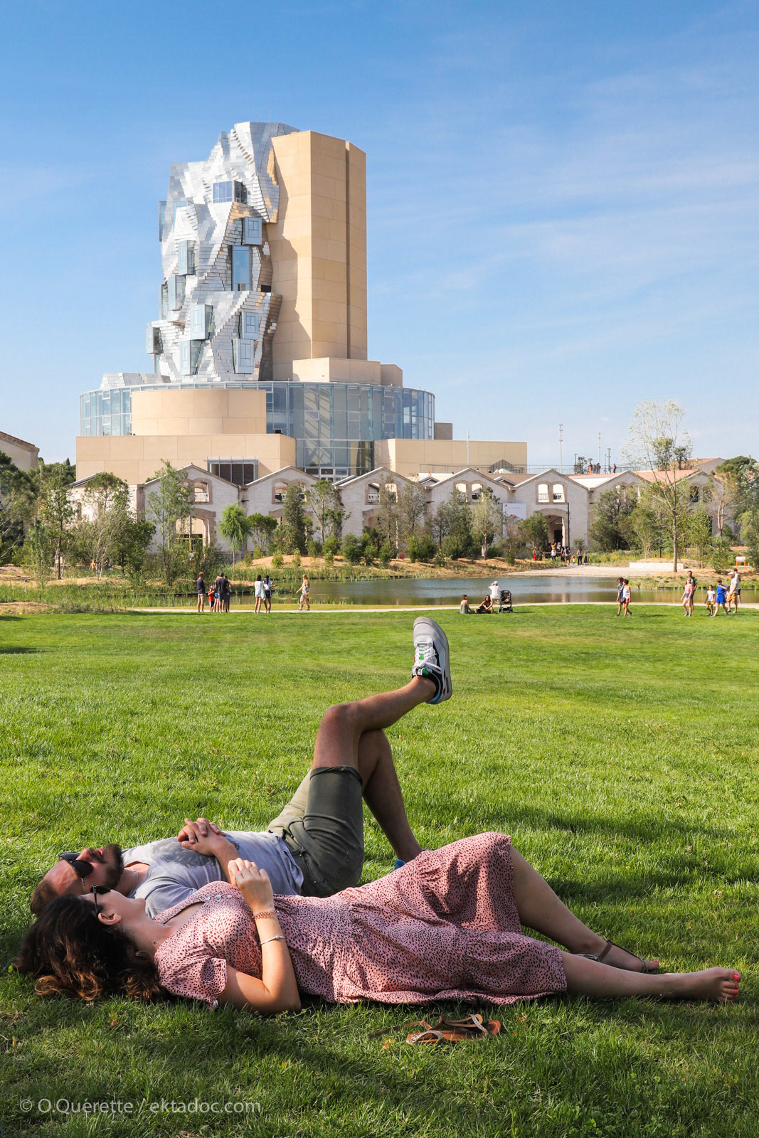 Le jardin public de la tour Luma à Arles
