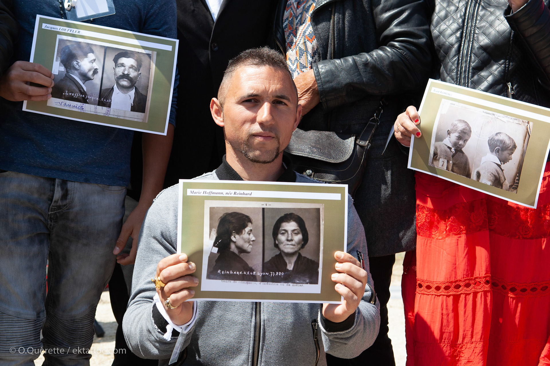 Cérémonie commémorative en hommage aux tsiganes internés au camp de Saliers, commune d'Arles
