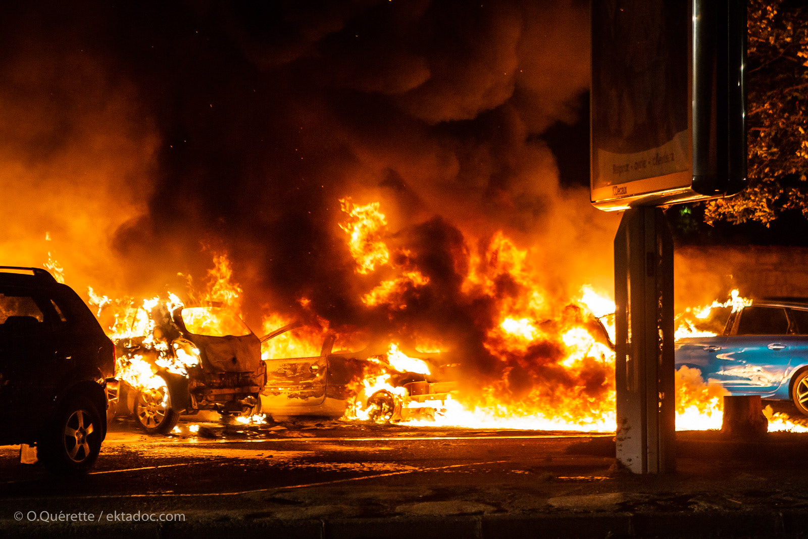 Incendie de voitures sur un parking ouvert à Arles