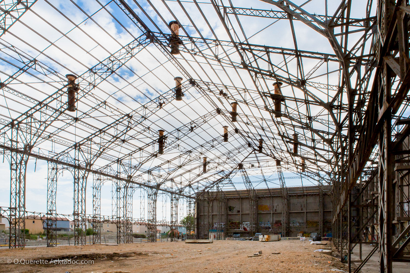 Déconstruction de l'usine Lustucru à Arles