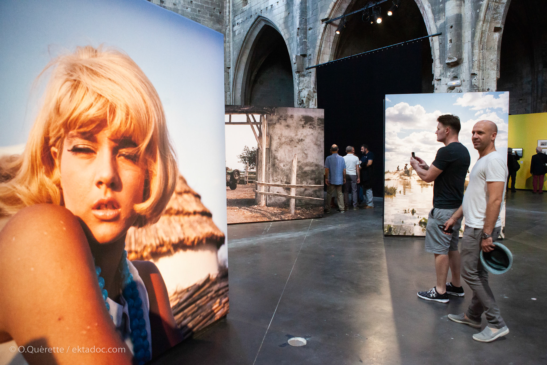 Exposition à l'eglise des Frères Prêcheurs lors des Rencontres de la Photographie d'Arles