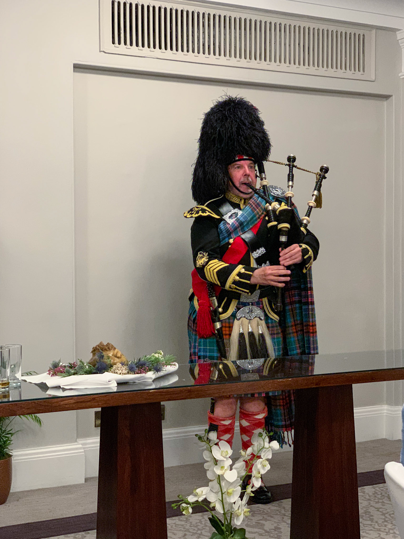 Welcome Dinner in Edinburgh with haggis and bagpipes
