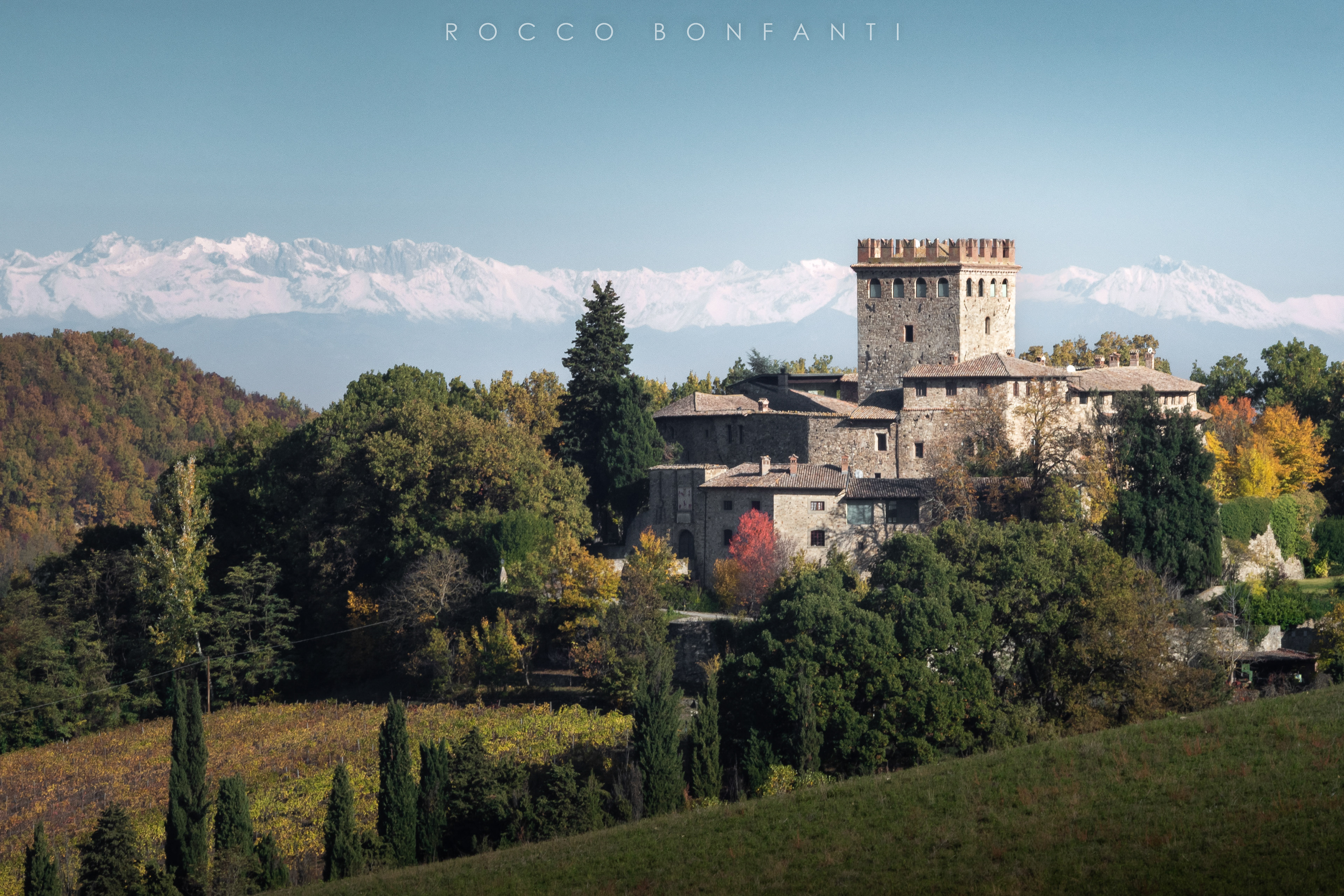 il castello e le alpi
