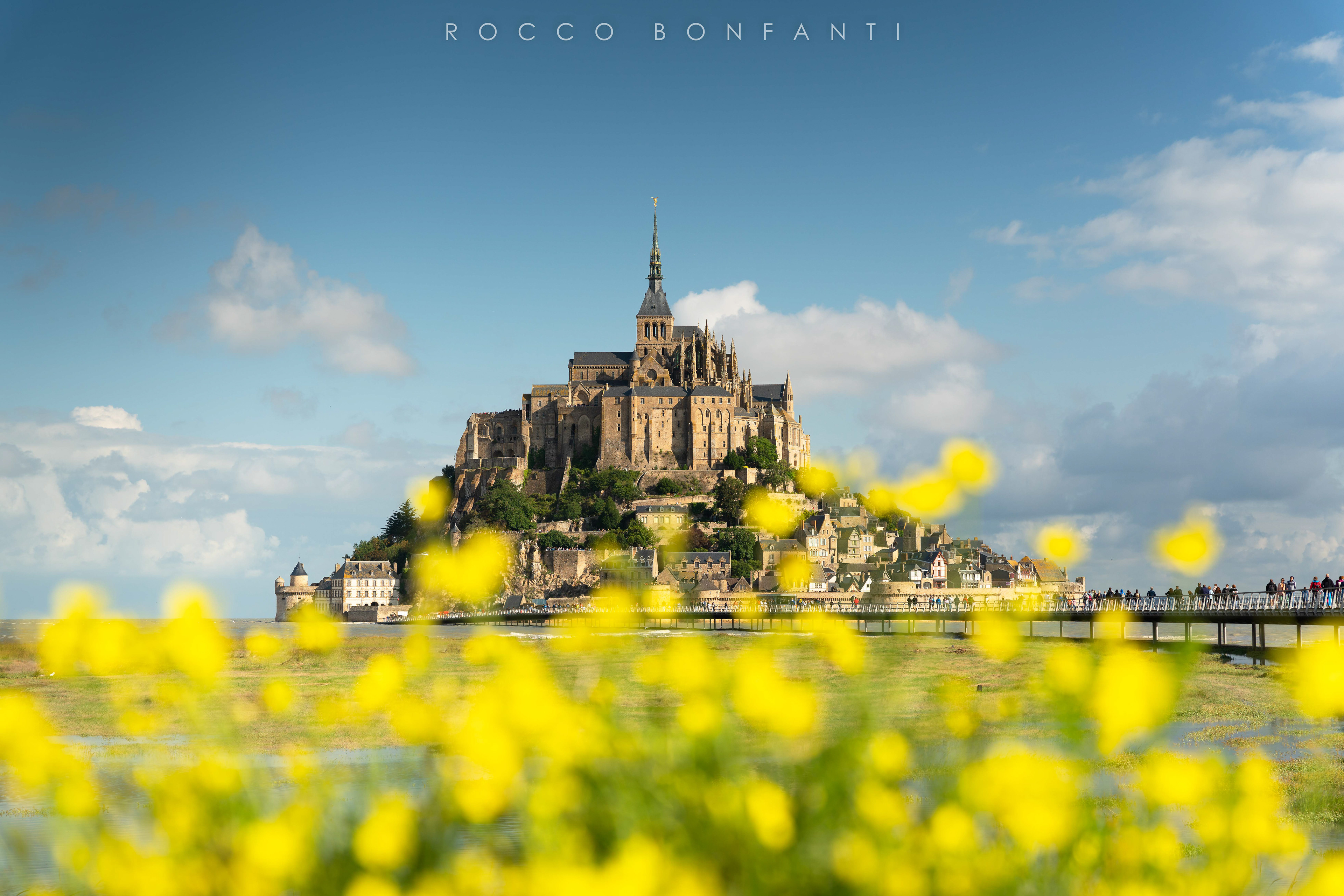 yellow, le mont saint michel