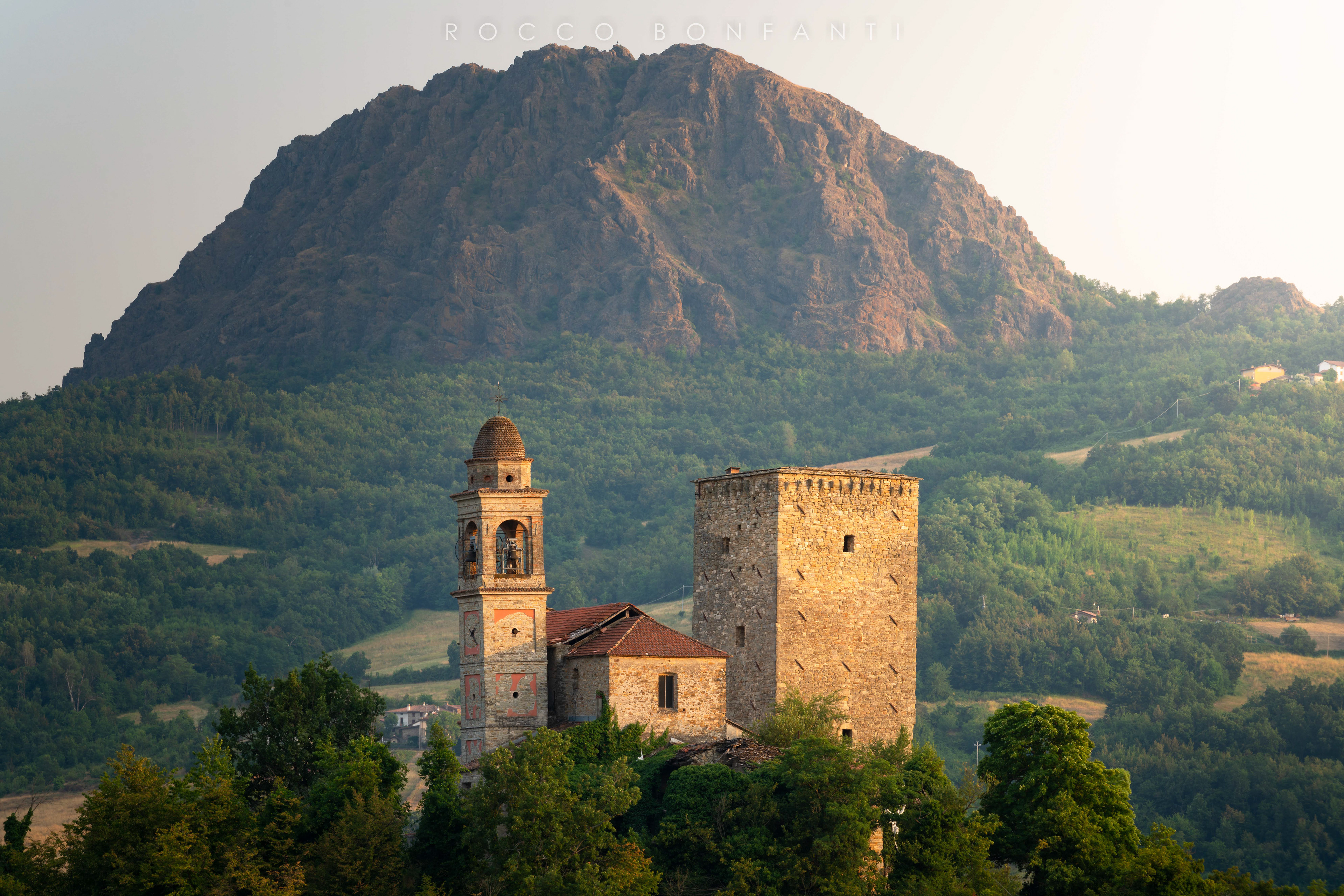 al cospetto della pietra
