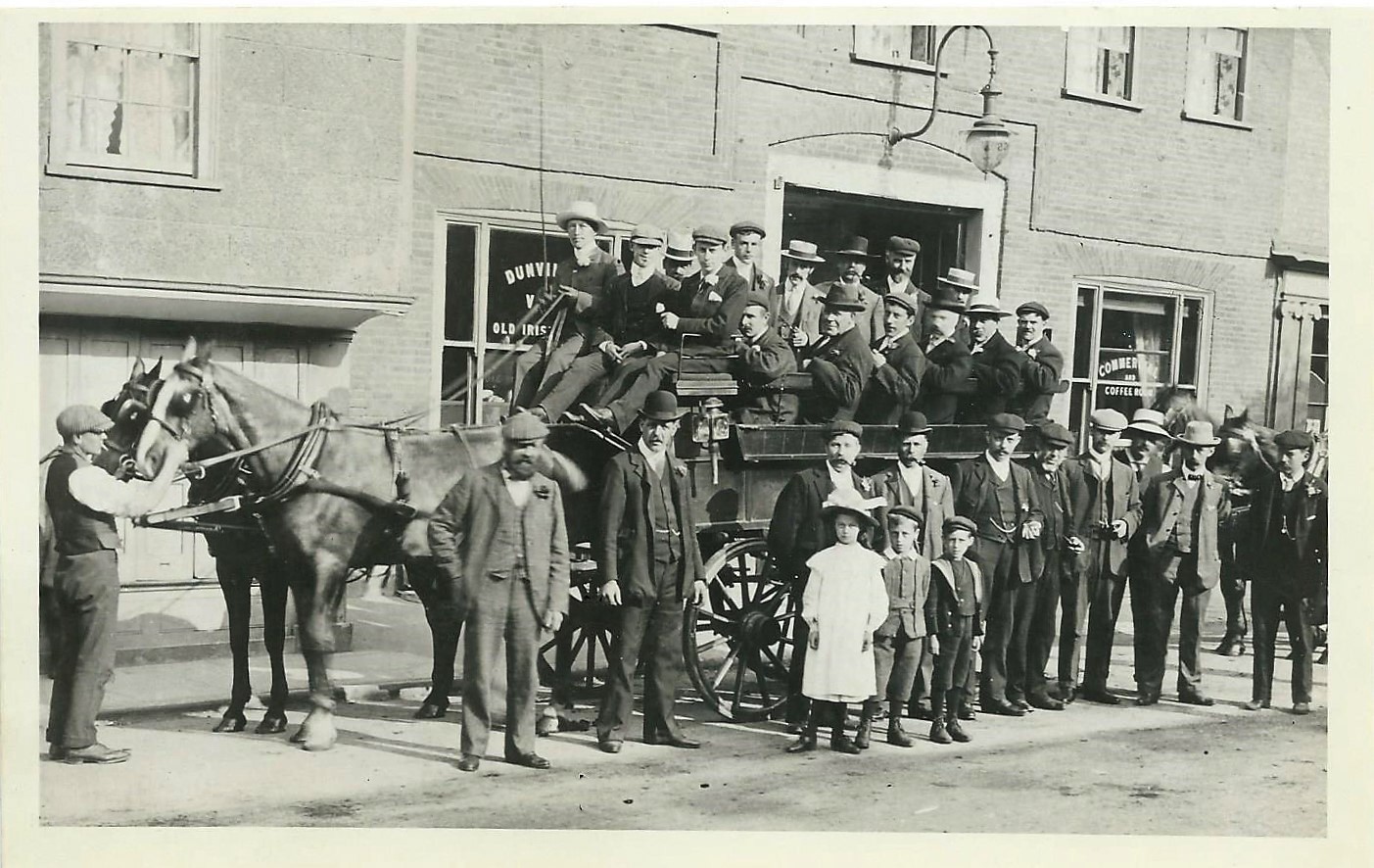Noble's work outing outside the King's Head circa 1900 - 1910