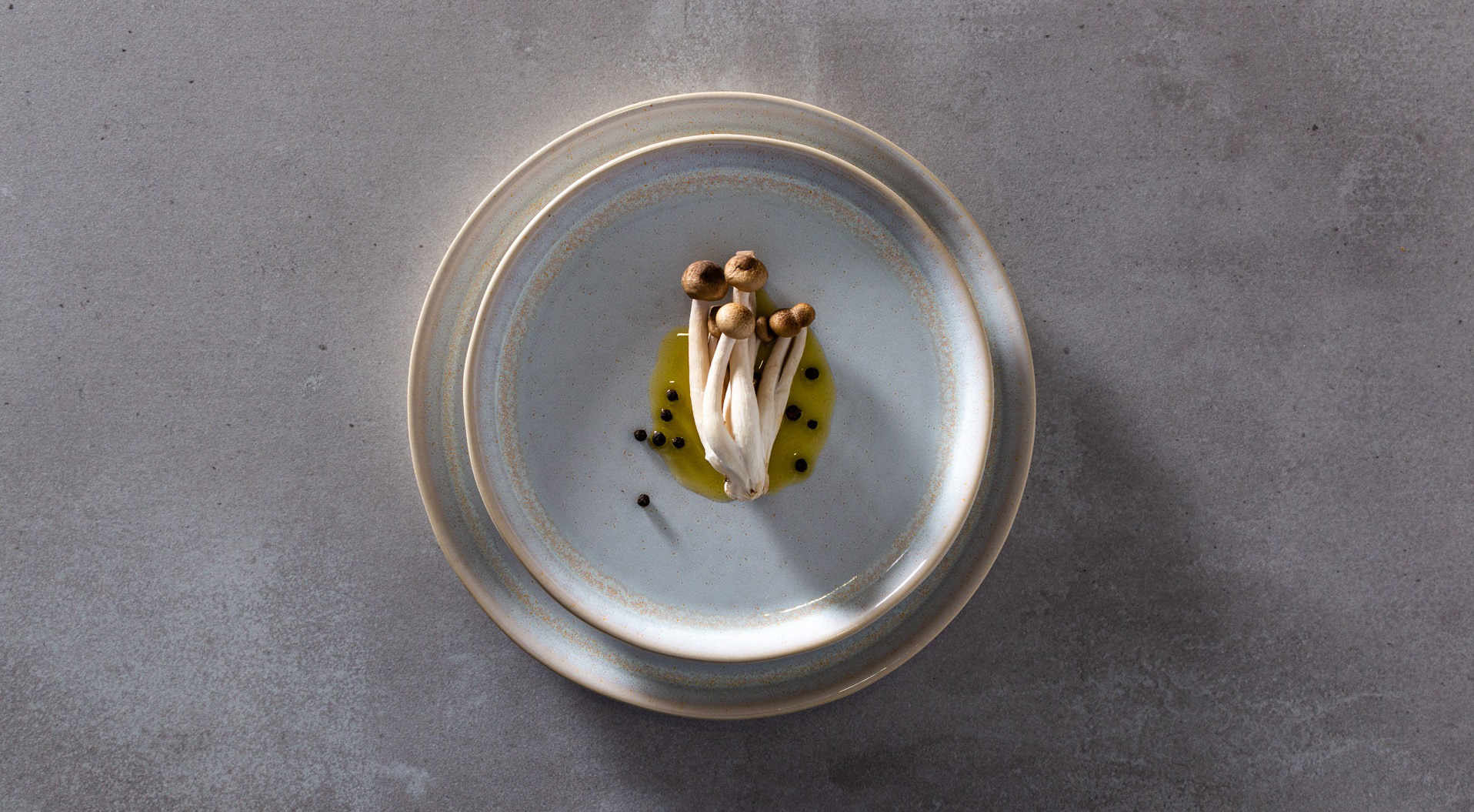 Prato sopa cogumelos