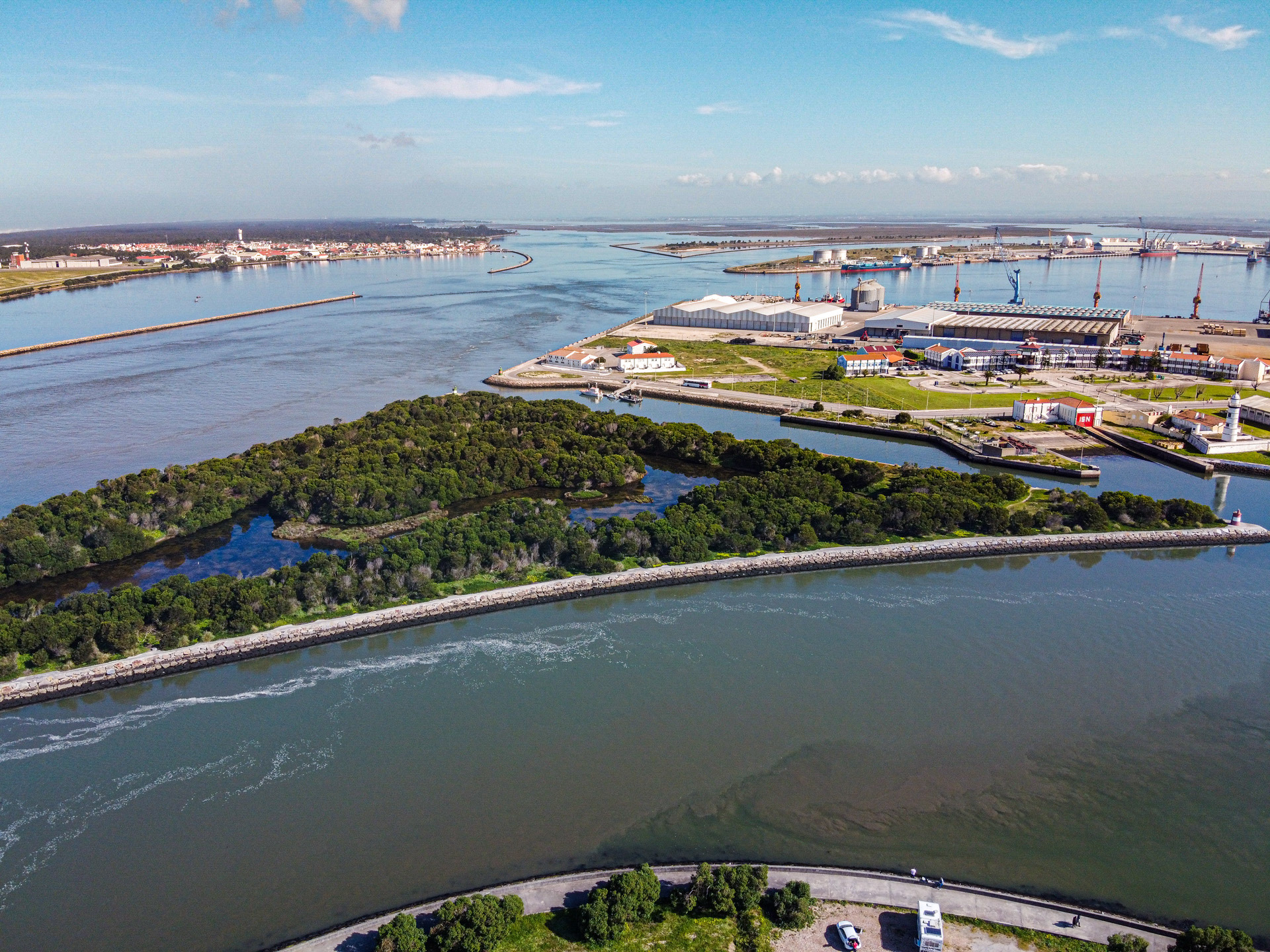 Fotografia aerea do Porto Comercial de Aveiro