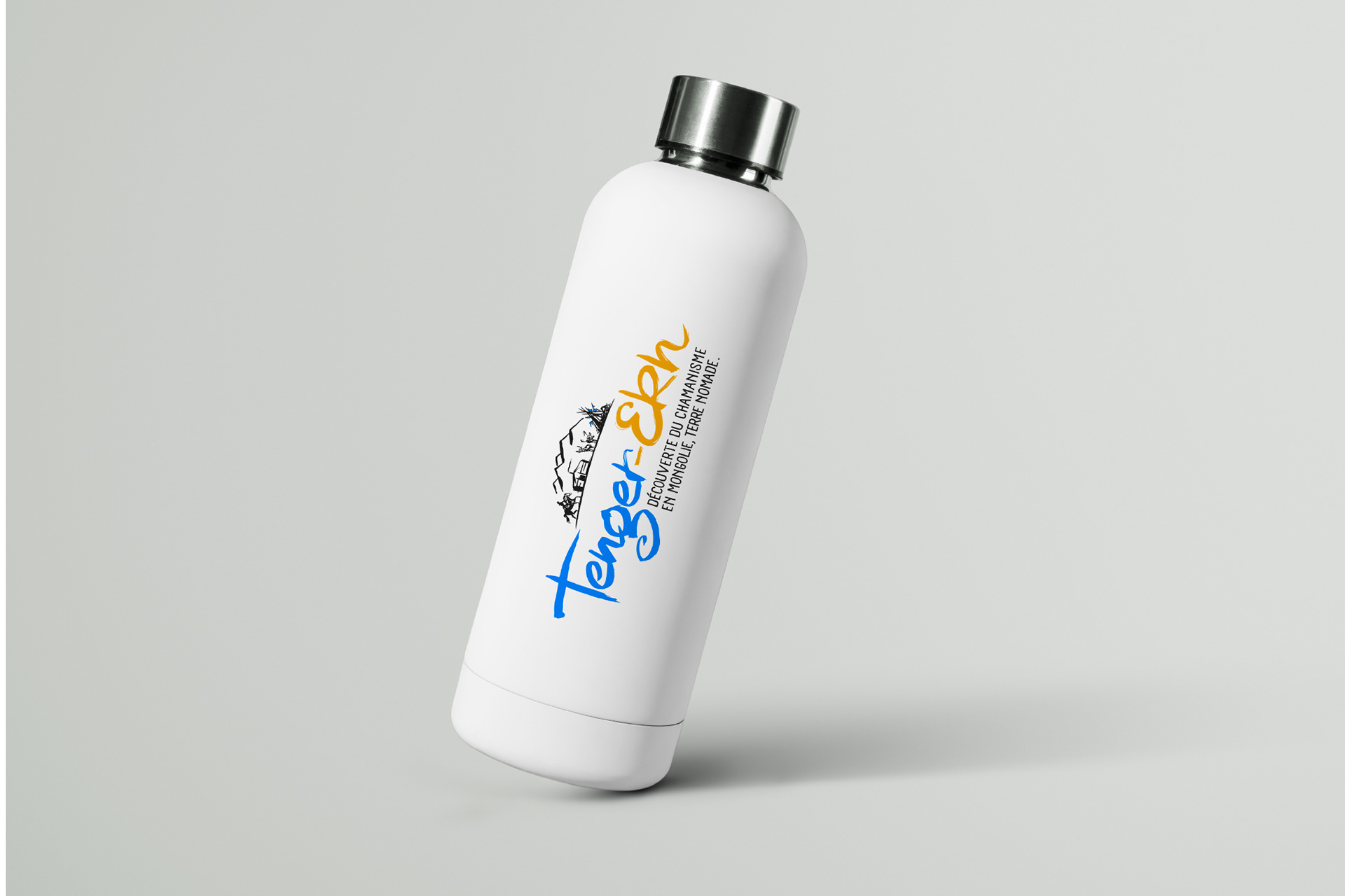 Habillage gourde isotherme avec le logo de l'agence de voyage “Tenger-Ekh”