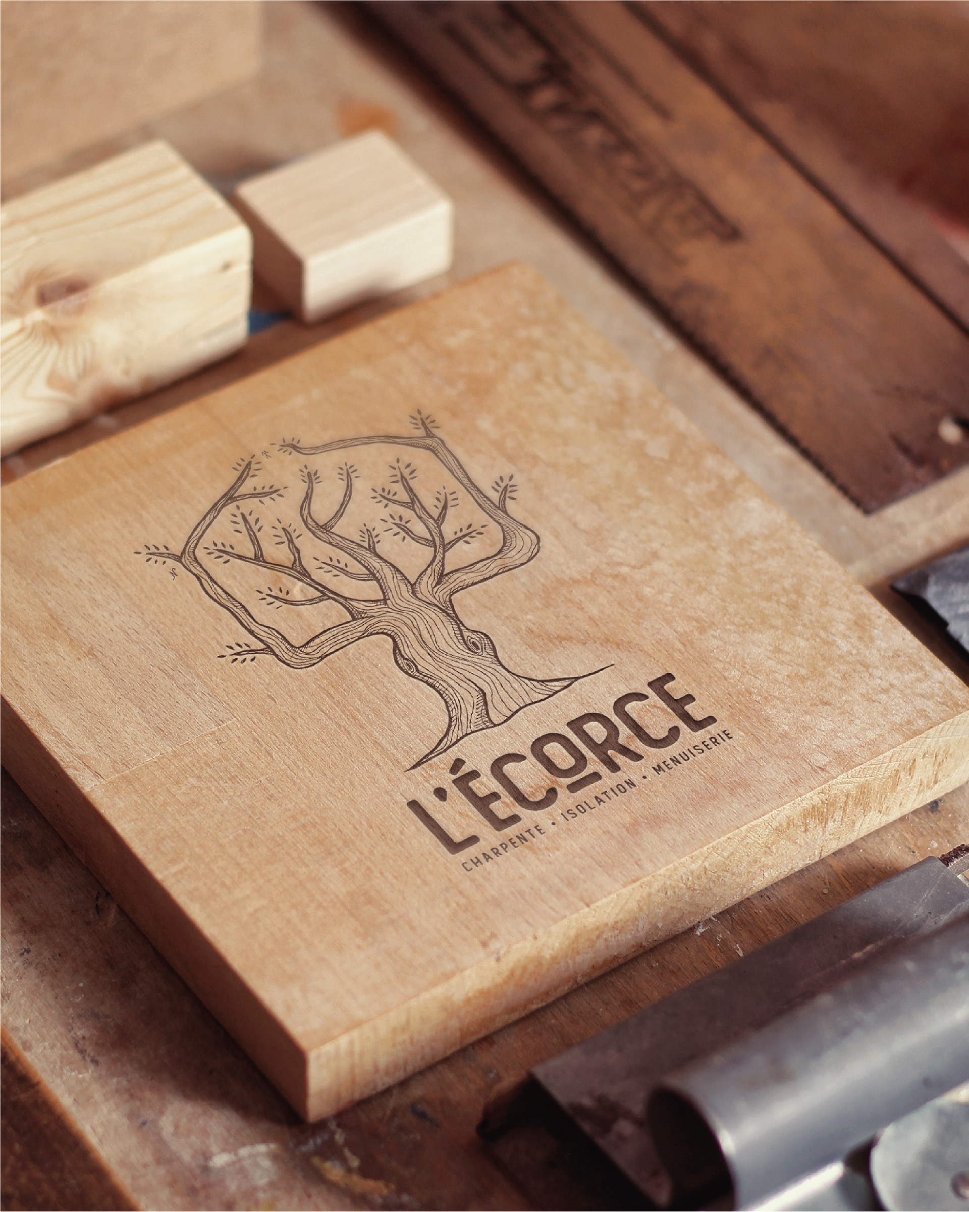 Marquage Logo et Identité visuelle pour un charpentier